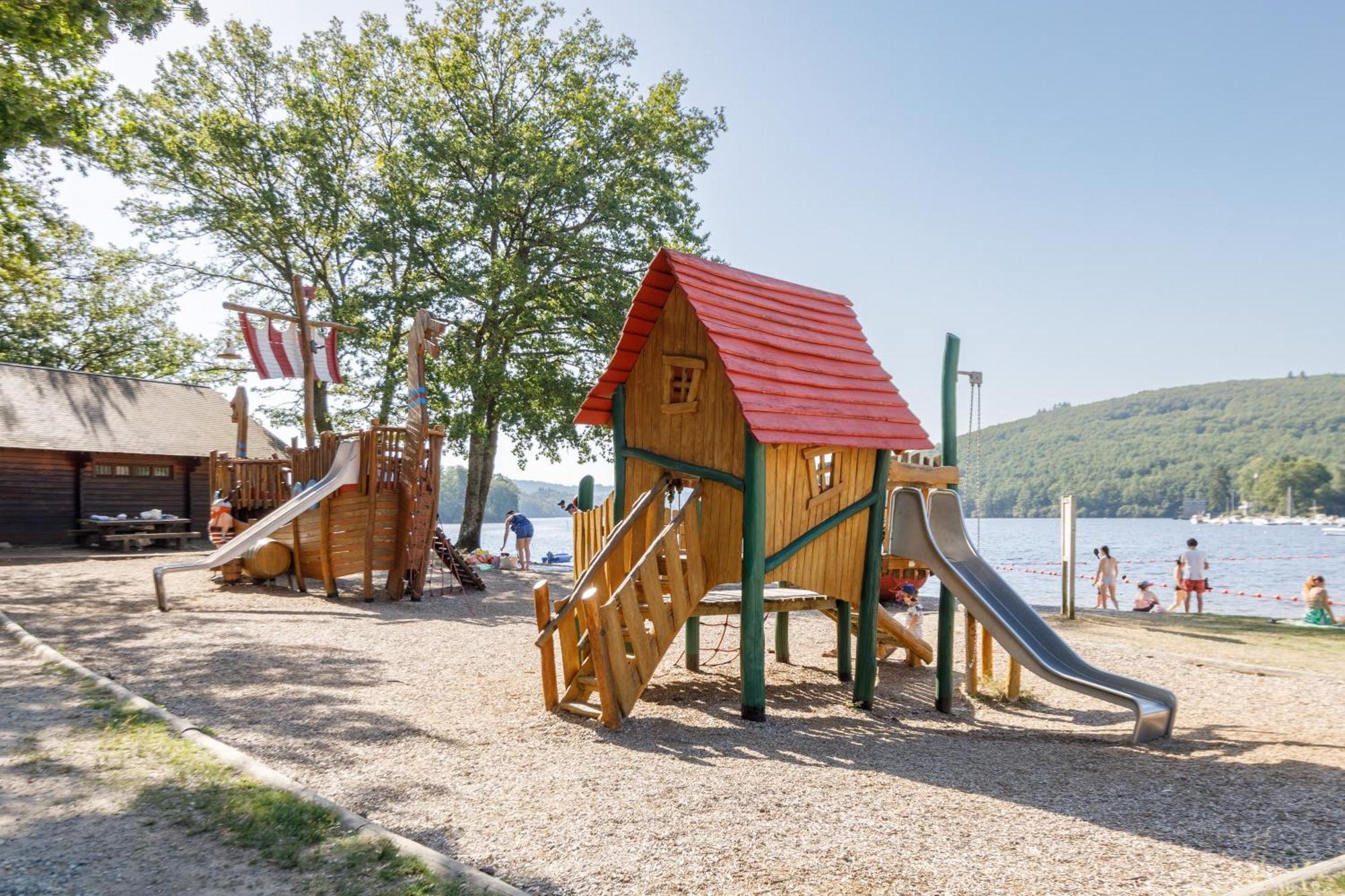 Paradis Les Deux Iles Campsite